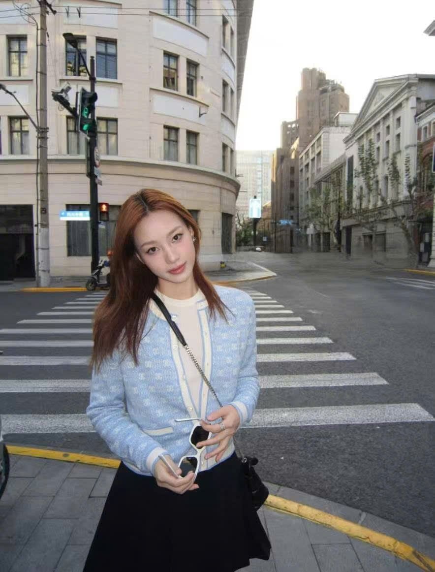  Áo CDG xanh biển full logo, viền trắng 