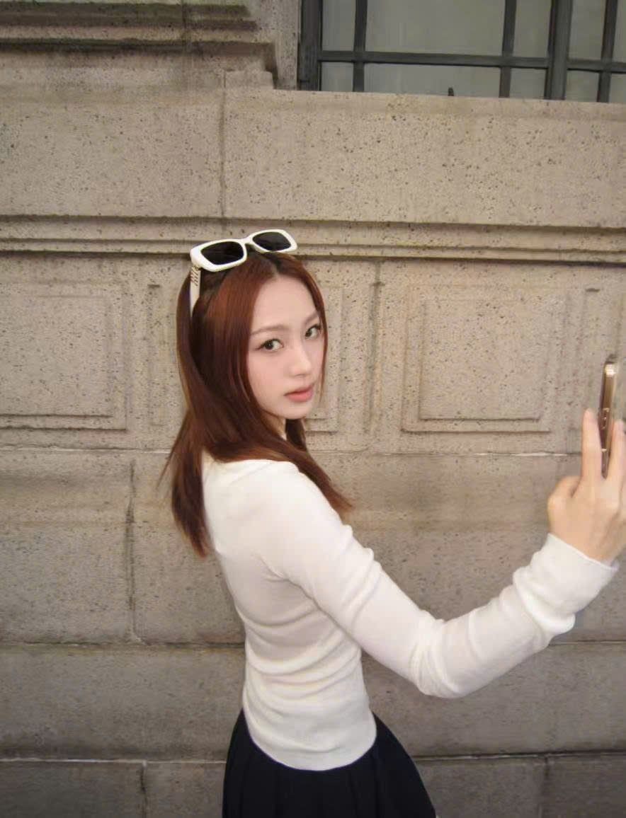  WOOL áo len màu trắng dài tay 