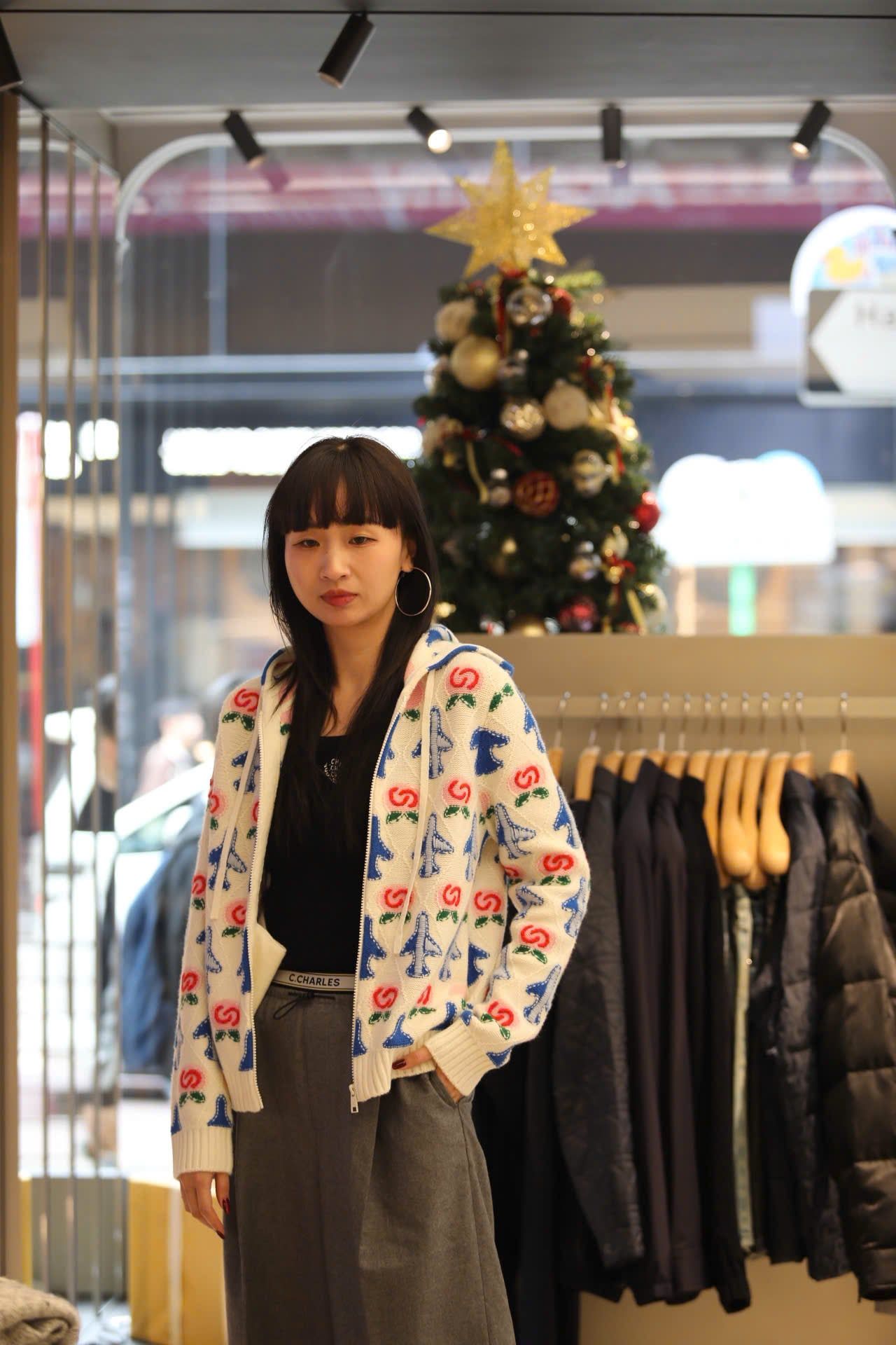  Áo khoác có mũ trắng kéo khóa họa tiết máy bay 