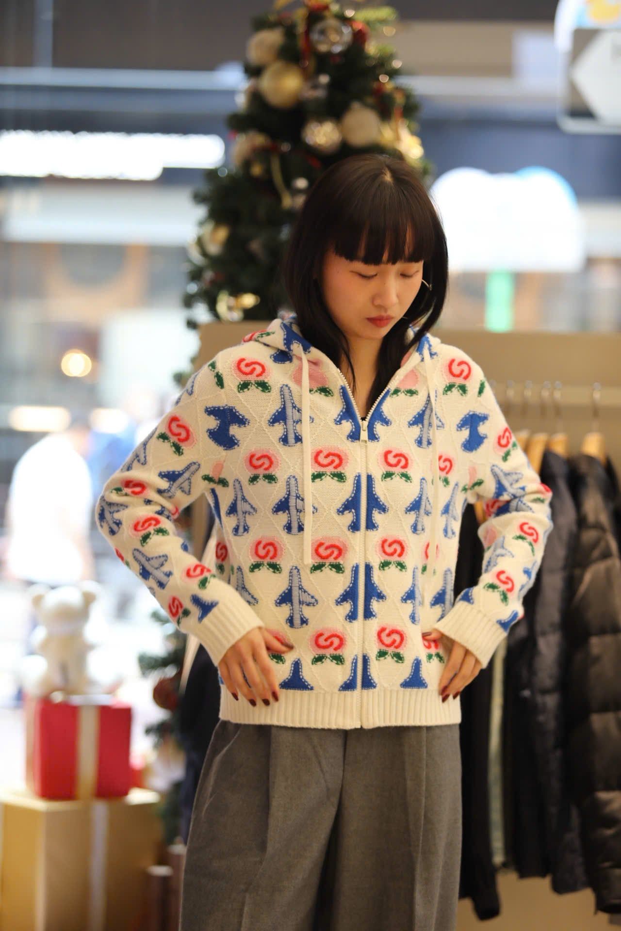  Áo khoác có mũ trắng kéo khóa họa tiết máy bay 