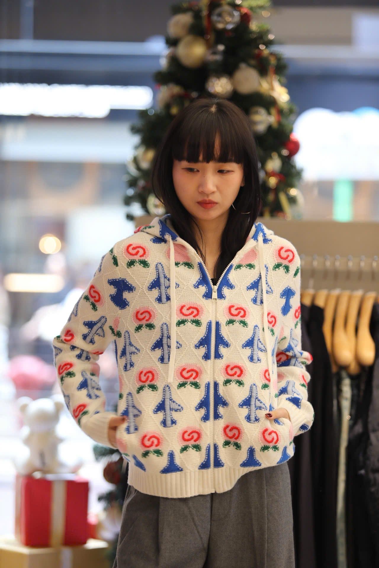  Áo khoác có mũ trắng kéo khóa họa tiết máy bay 