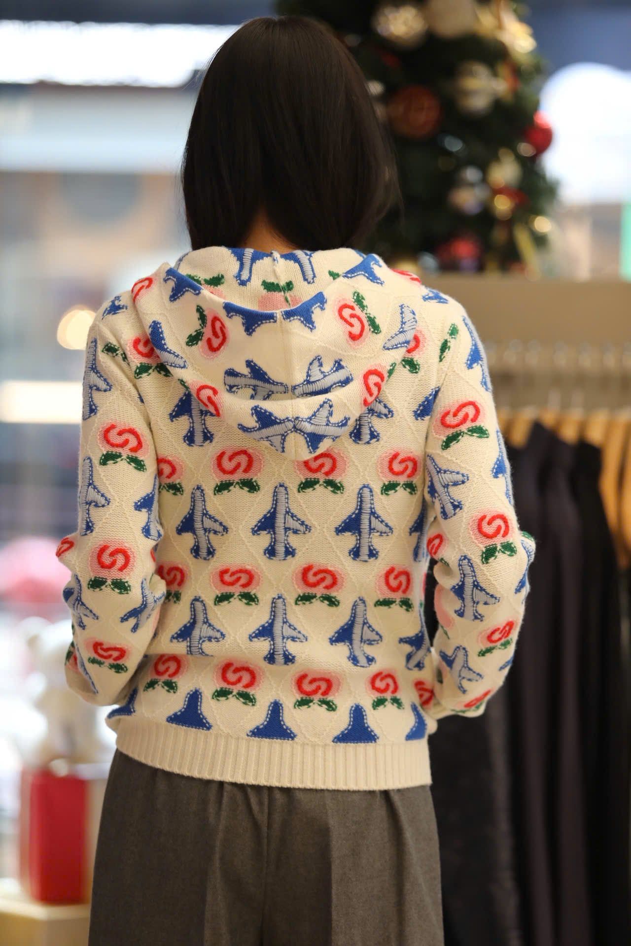  Áo khoác có mũ trắng kéo khóa họa tiết máy bay 