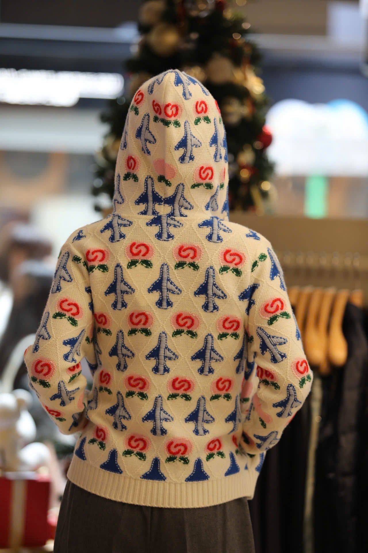  Áo khoác có mũ trắng kéo khóa họa tiết máy bay 