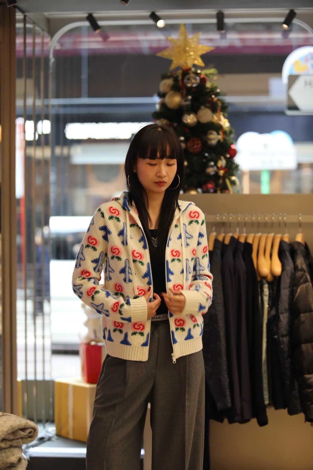  Áo khoác có mũ trắng kéo khóa họa tiết máy bay 