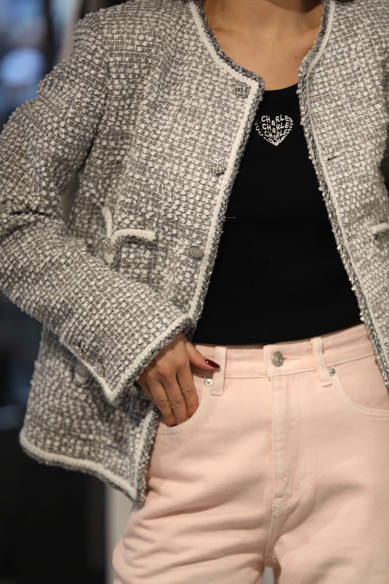  Áo tweed xám trắng 4 túi V 