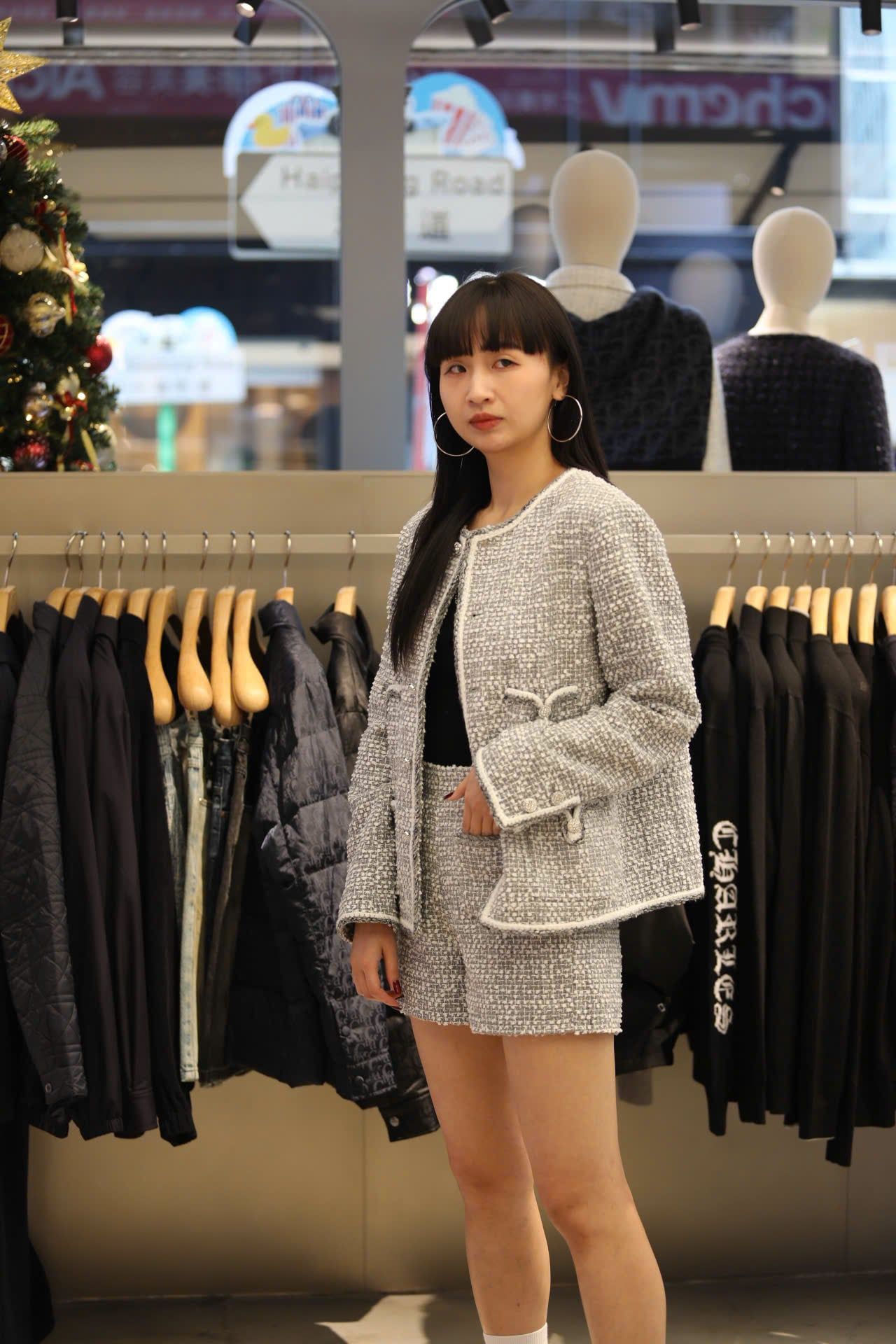  Áo tweed xám trắng 4 túi V 