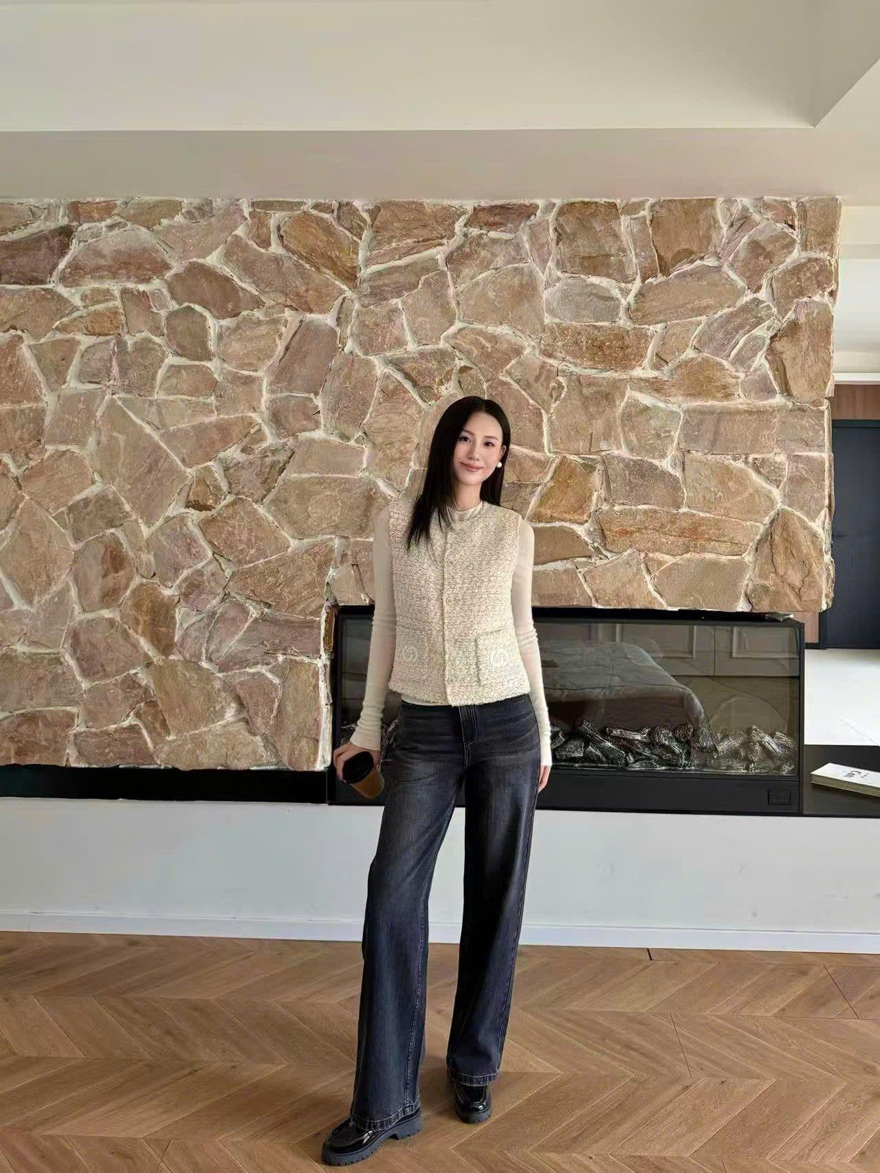  Áo Gile tweed Be kem-2 túi Logo 