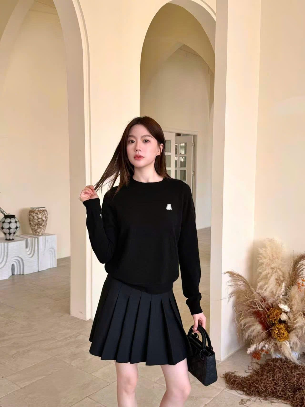  Áo len đen gấu trắng nhỏ 