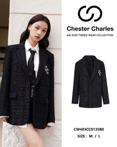  3.Áo dạ Tweed đen Logo CC đính đá ngực trái 