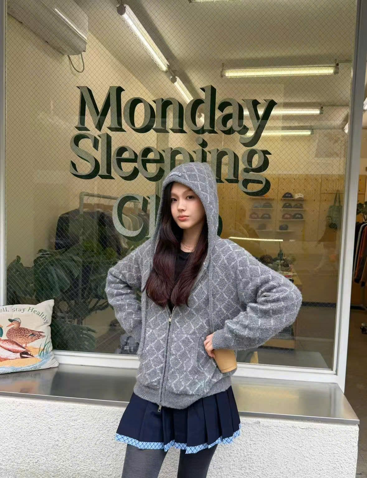  3.Chân váy đen ngắn viền kẻ xanh ( SET) 