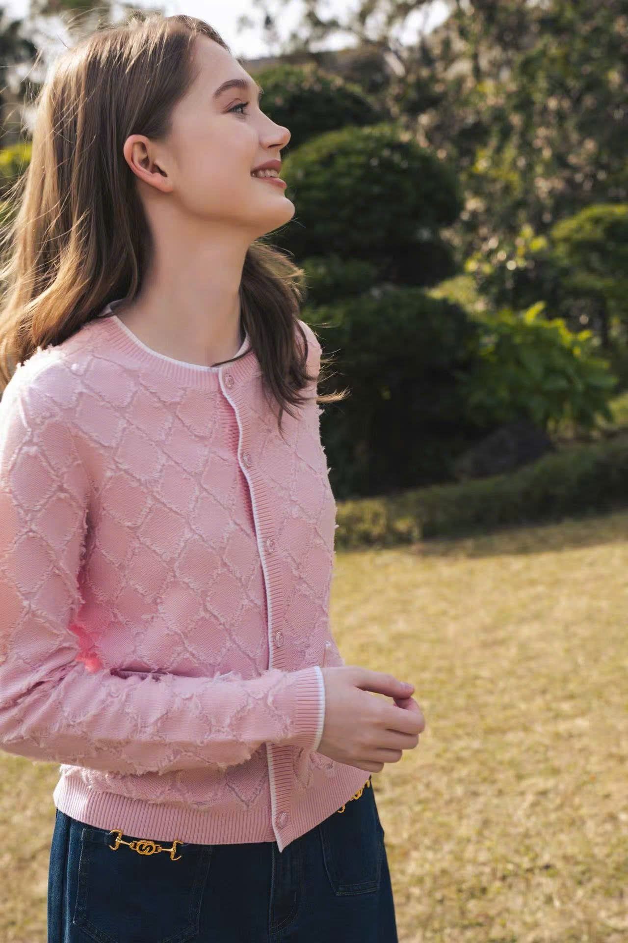  Áo CDG trám lông hồng pastel 