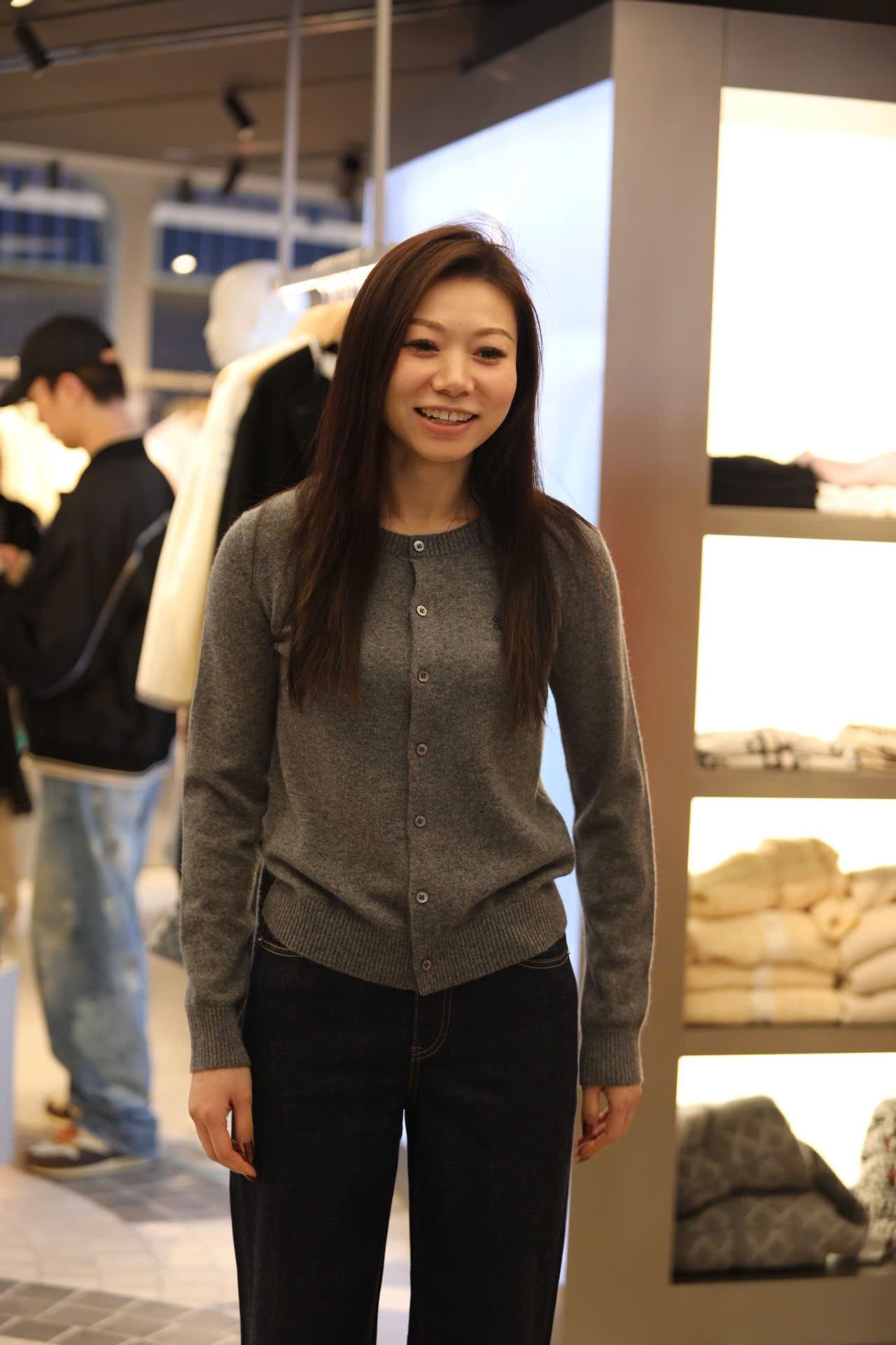  CDG dài tay xám chữ ngực trái 