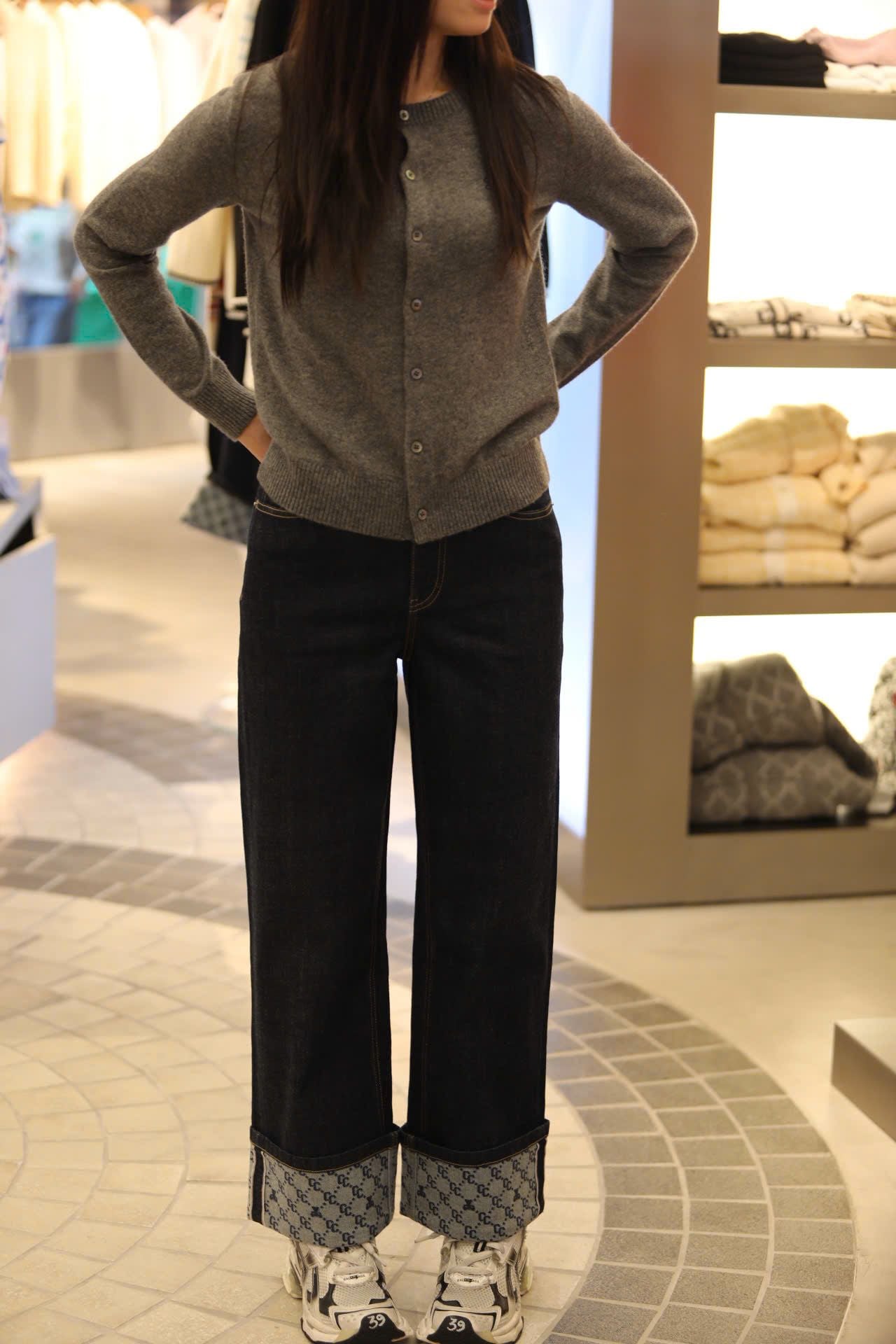  CDG dài tay xám chữ ngực trái 