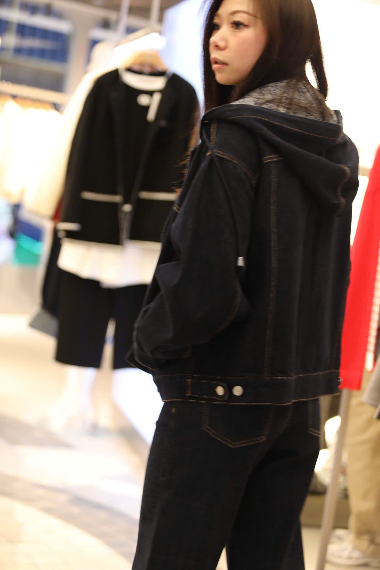  2.Áo Khoác Jean xanh mũ liền lót full logo 