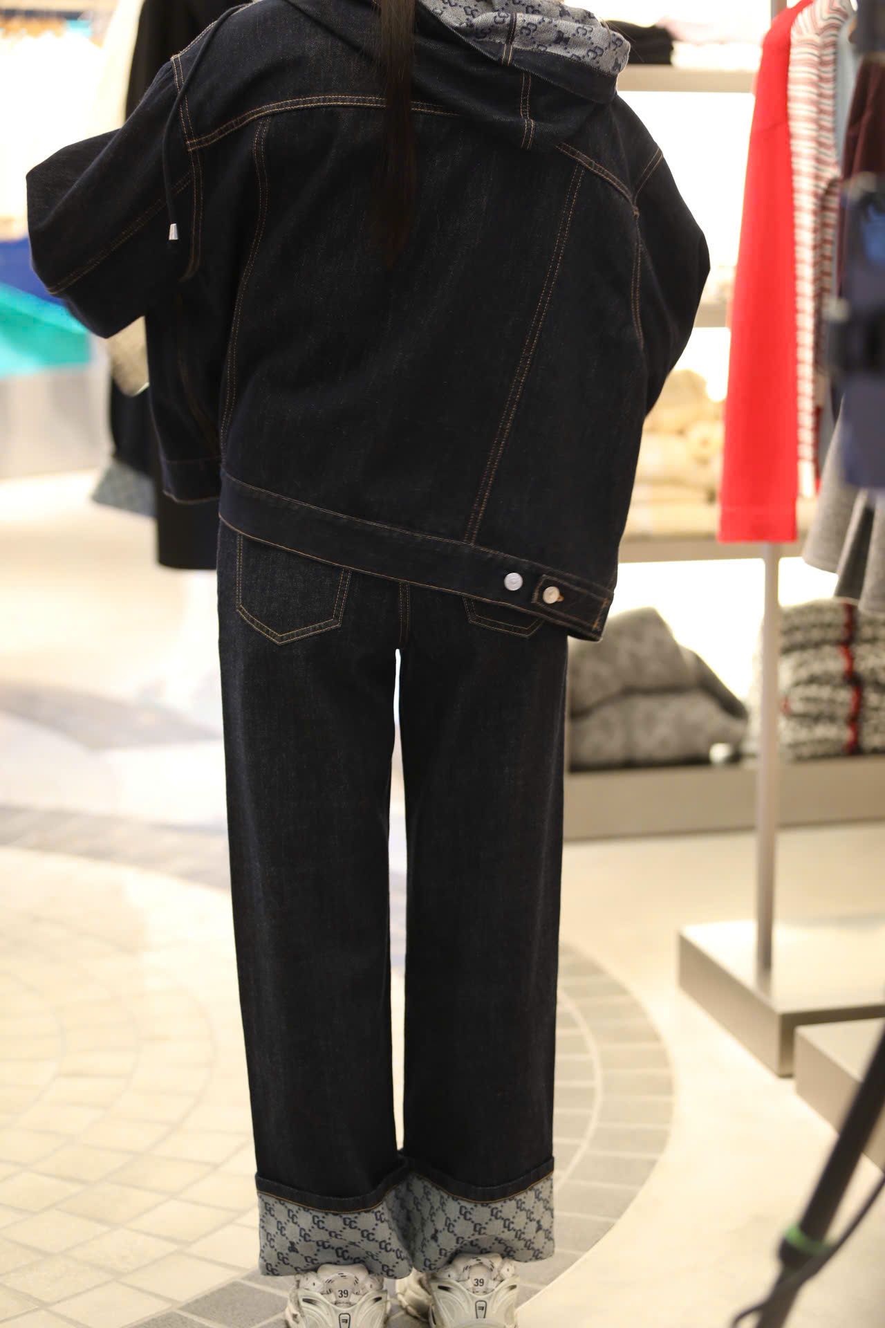  2.Áo Khoác Jean xanh mũ liền lót full logo 