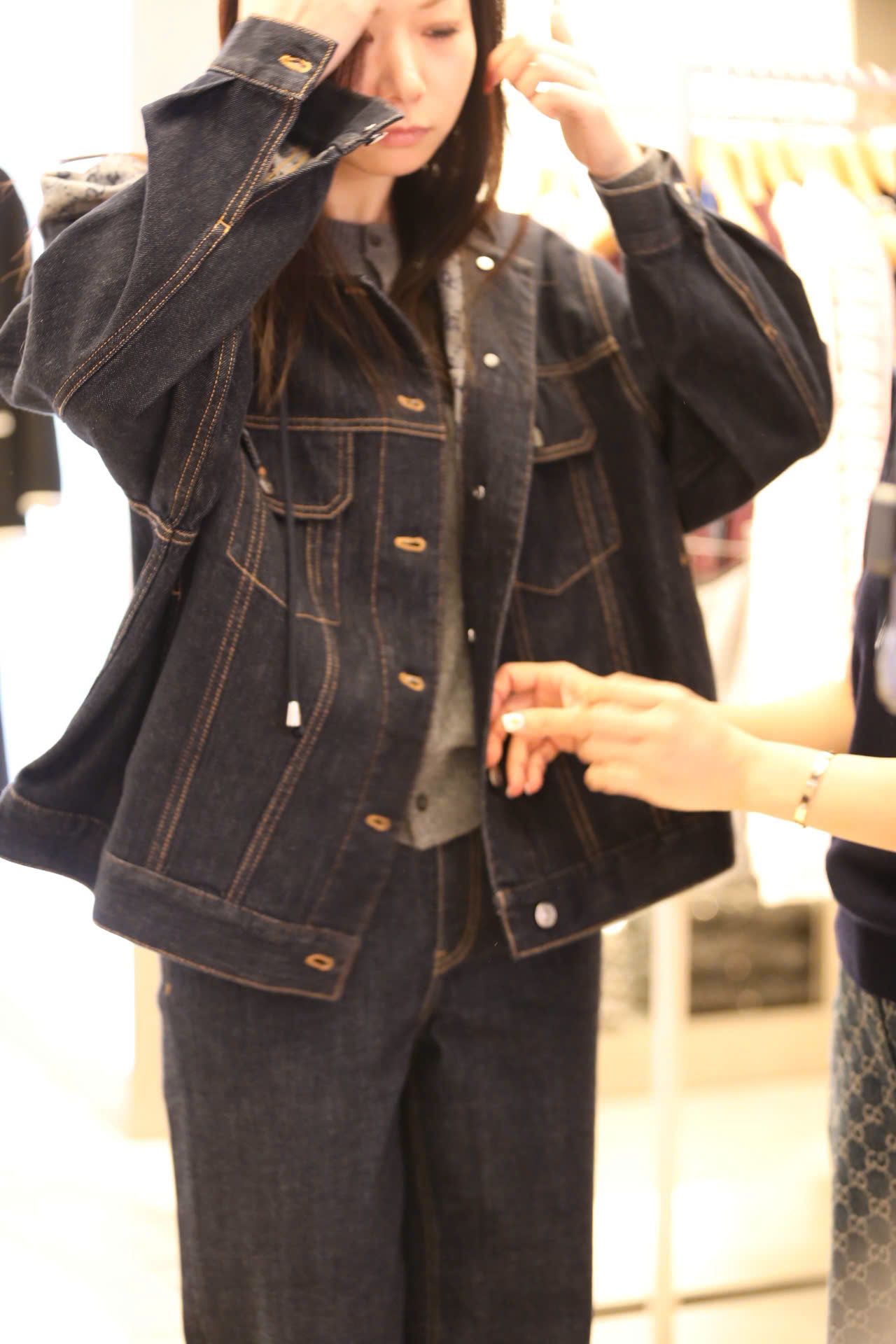  2.Áo Khoác Jean xanh mũ liền lót full logo 