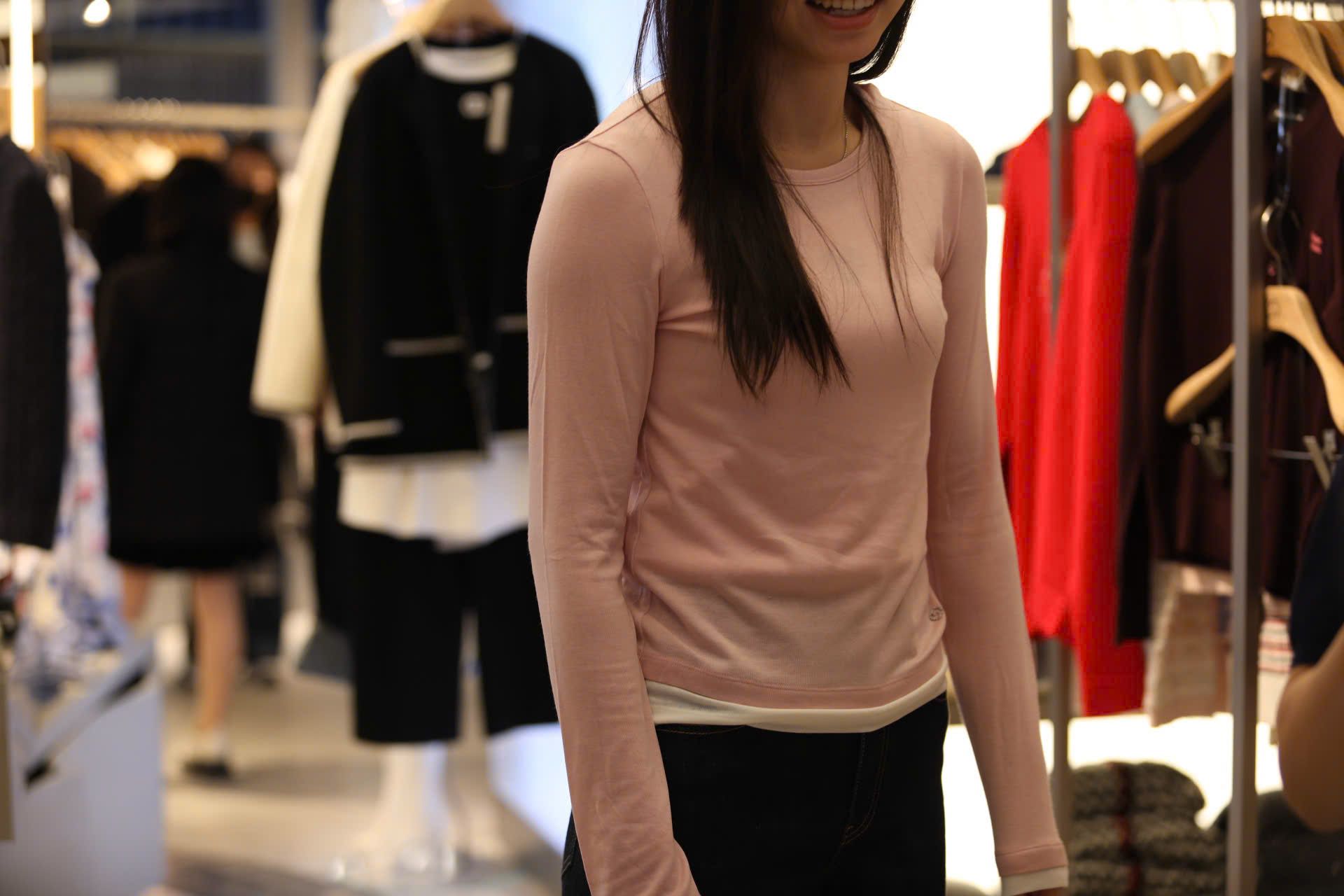  Áo thun hồng dài tay , viền gấu trắng 