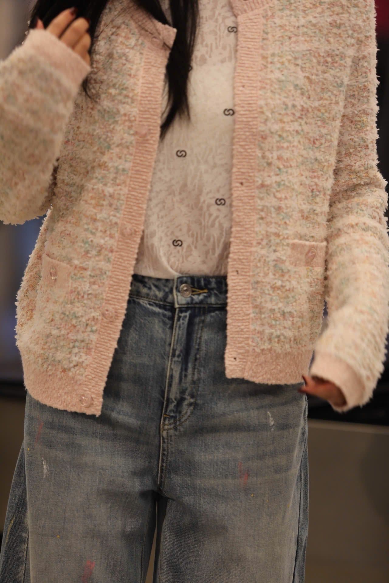  Áo CDG hồng kẻ trắng sắc mầu 