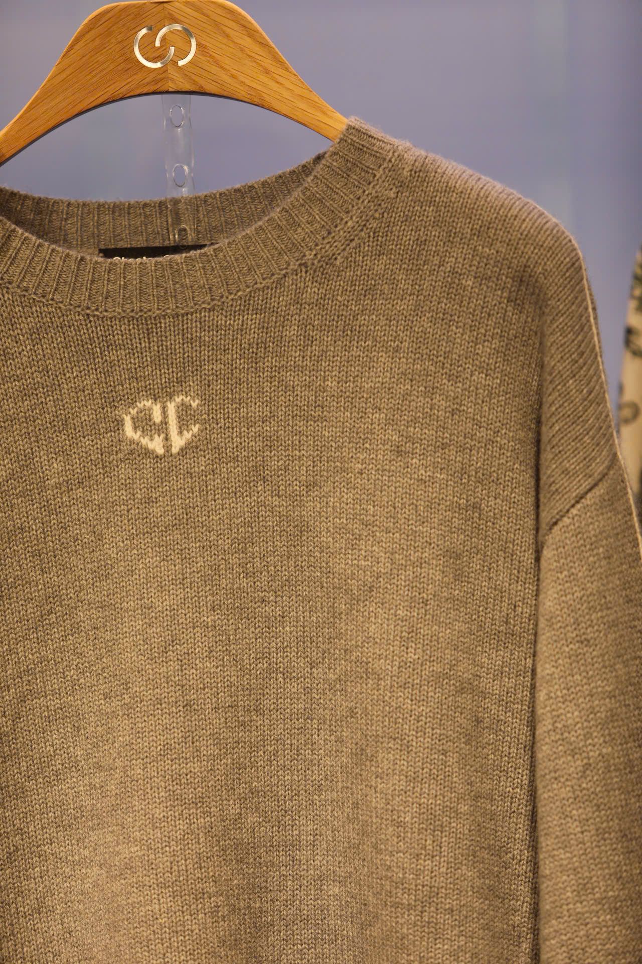  Áo len xám cánh dơi 