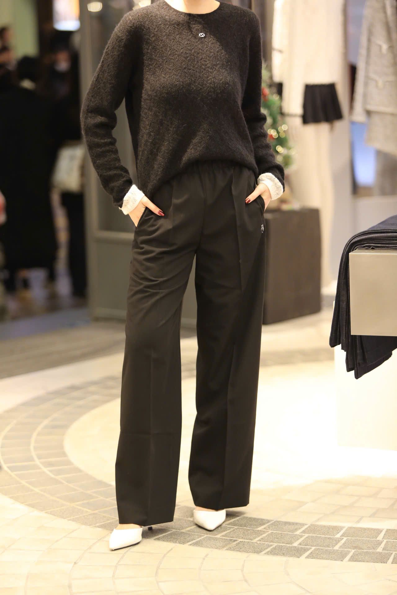  Quần vải len đen cúc đen 