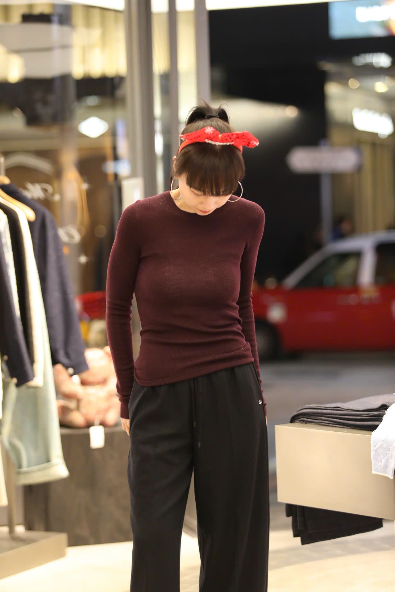  2.WOOL áo len màu đỏ đô dài tay 