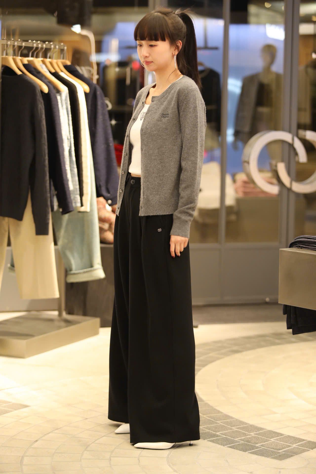  Quần vải len đen cúc đen 