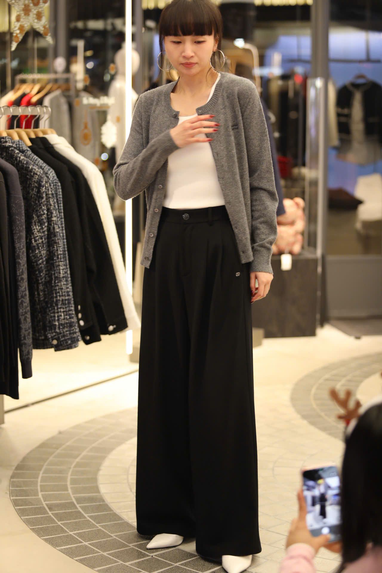  Quần vải len đen cúc đen 