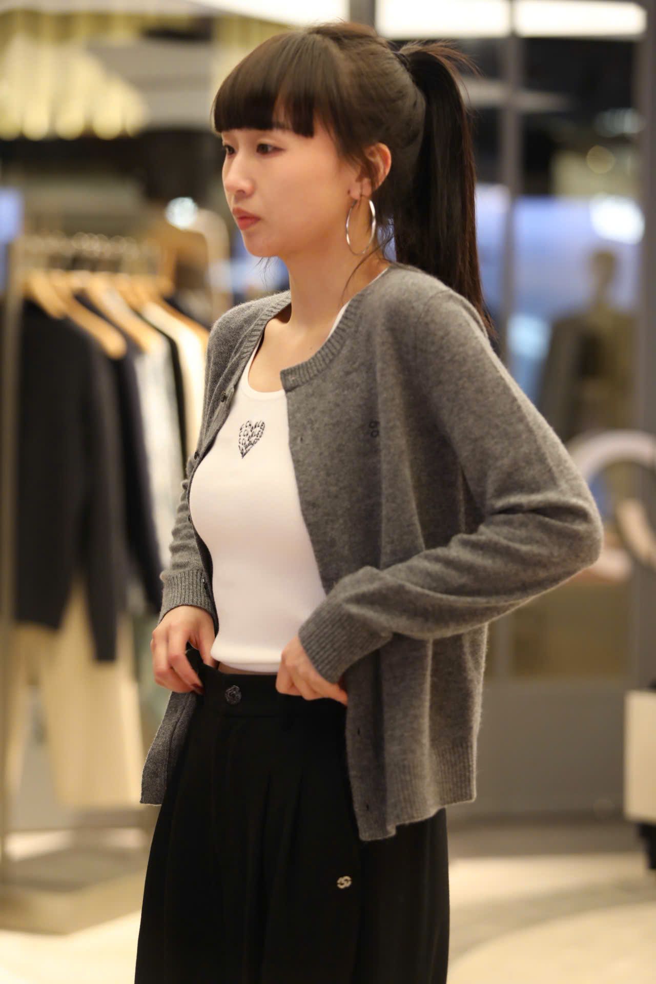  Quần vải len đen cúc đen 