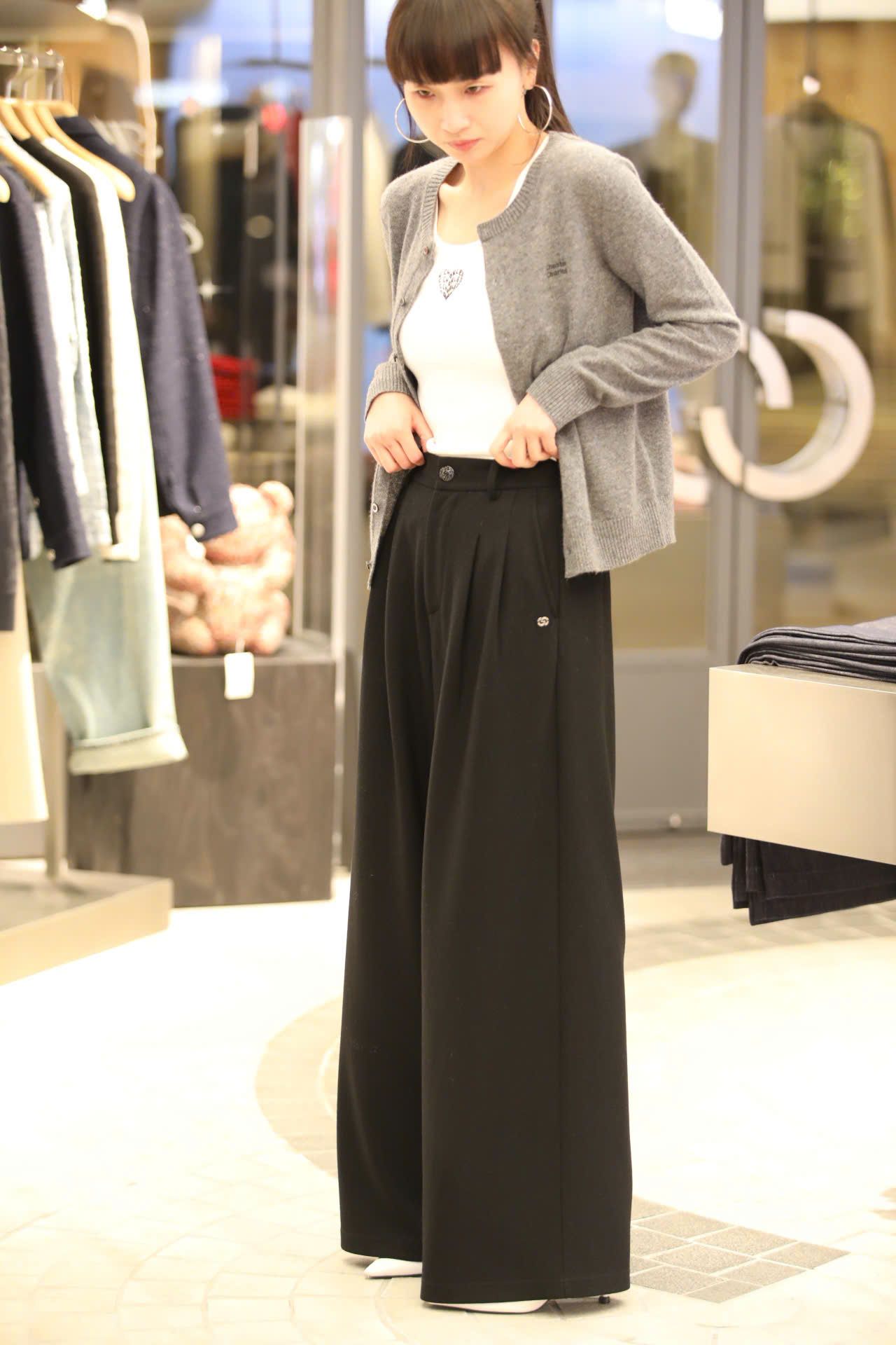  Quần vải len đen cúc đen 