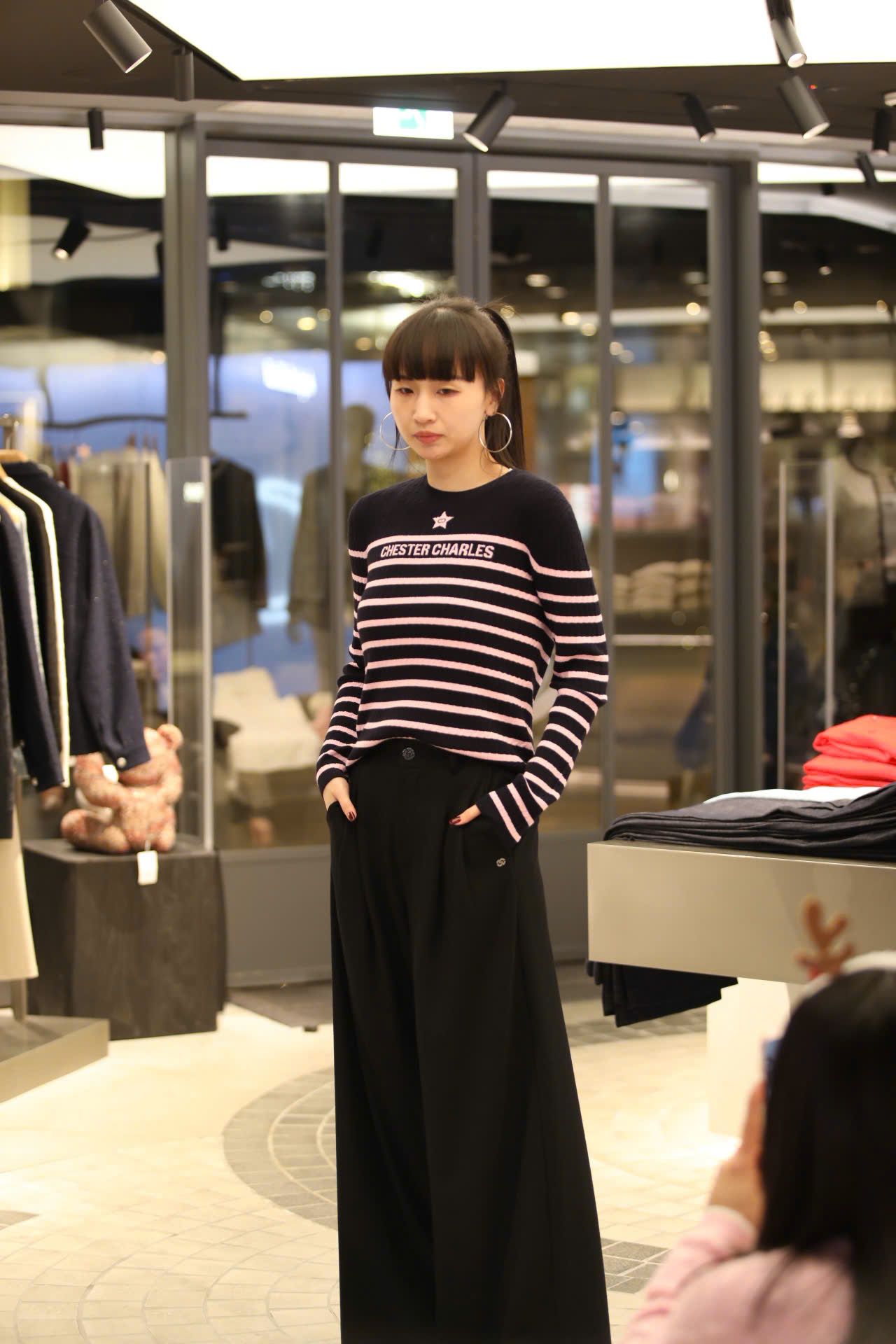  Quần vải len đen cúc đen 