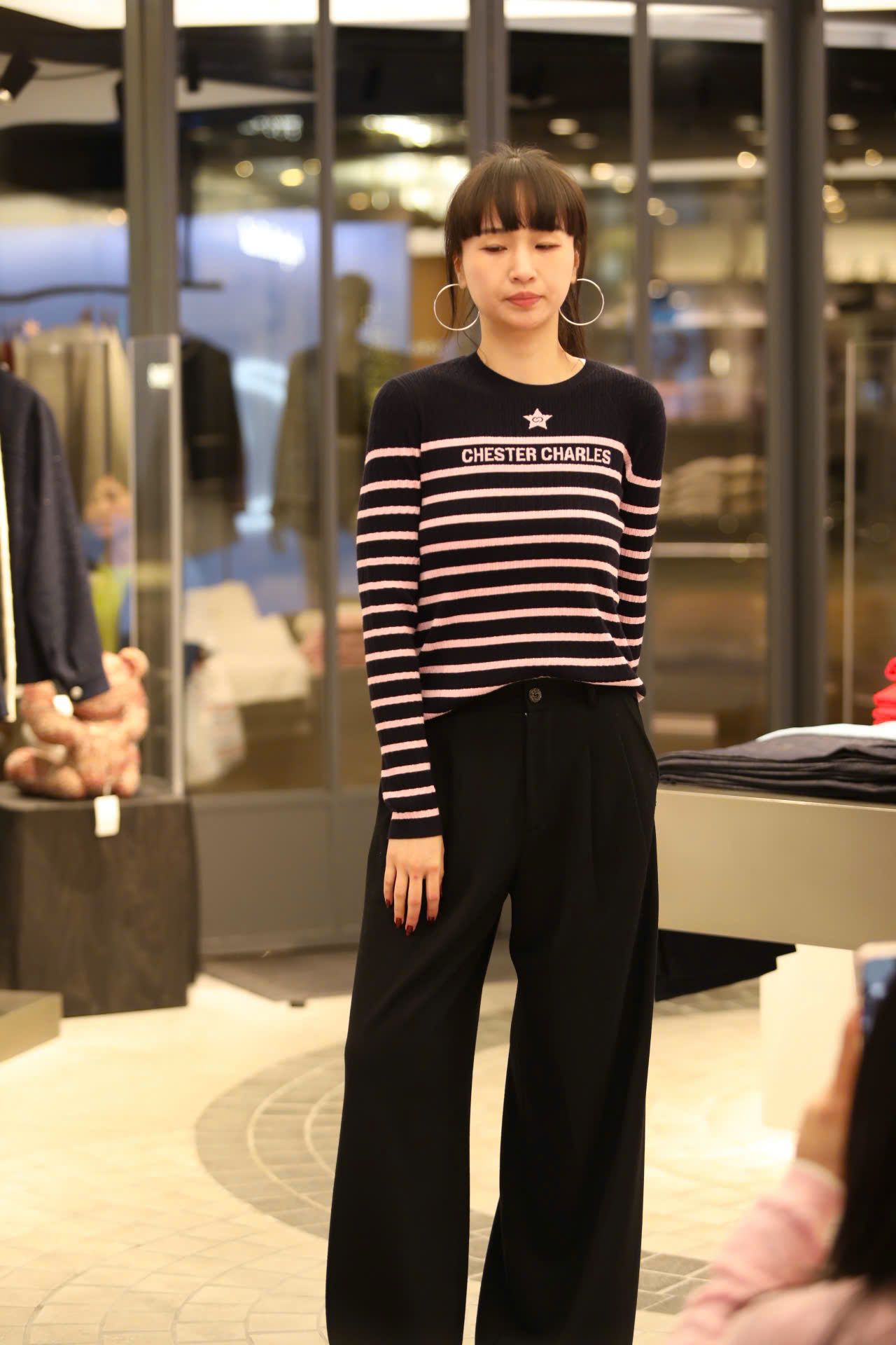  Quần vải len đen cúc đen 