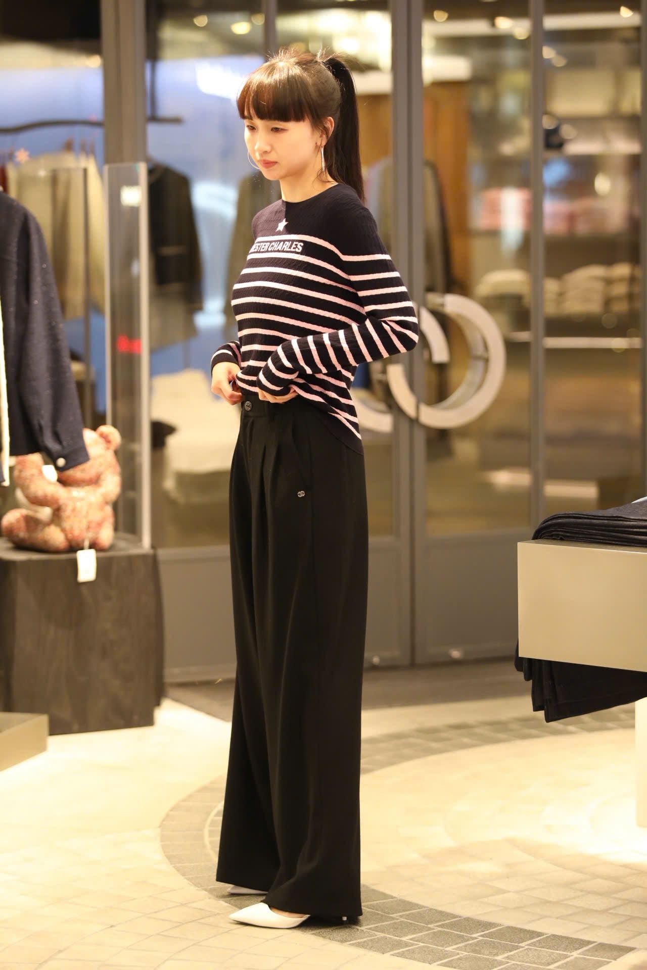  Quần vải len đen cúc đen 