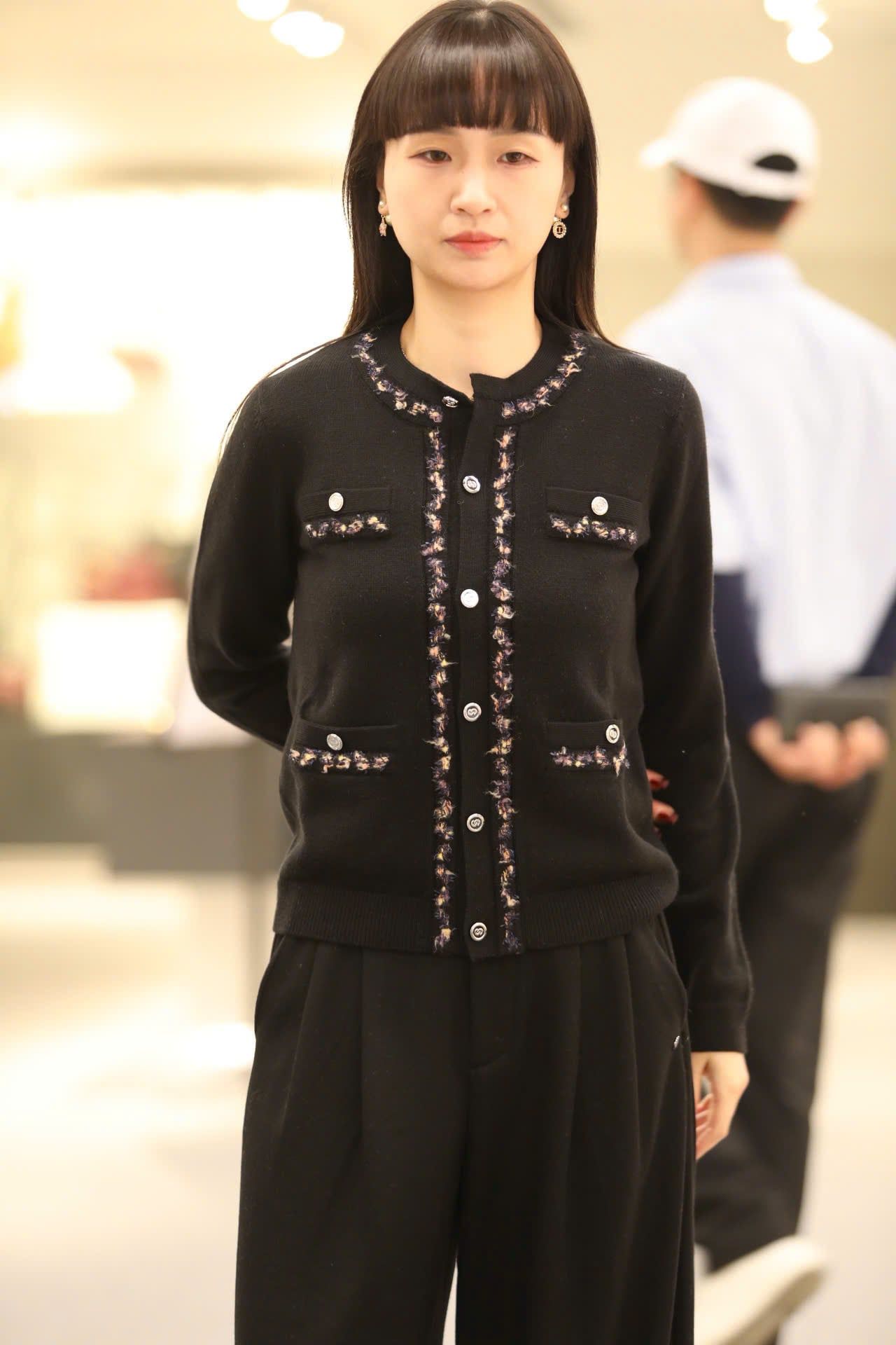  Áo CDG đen 4 túi viền 