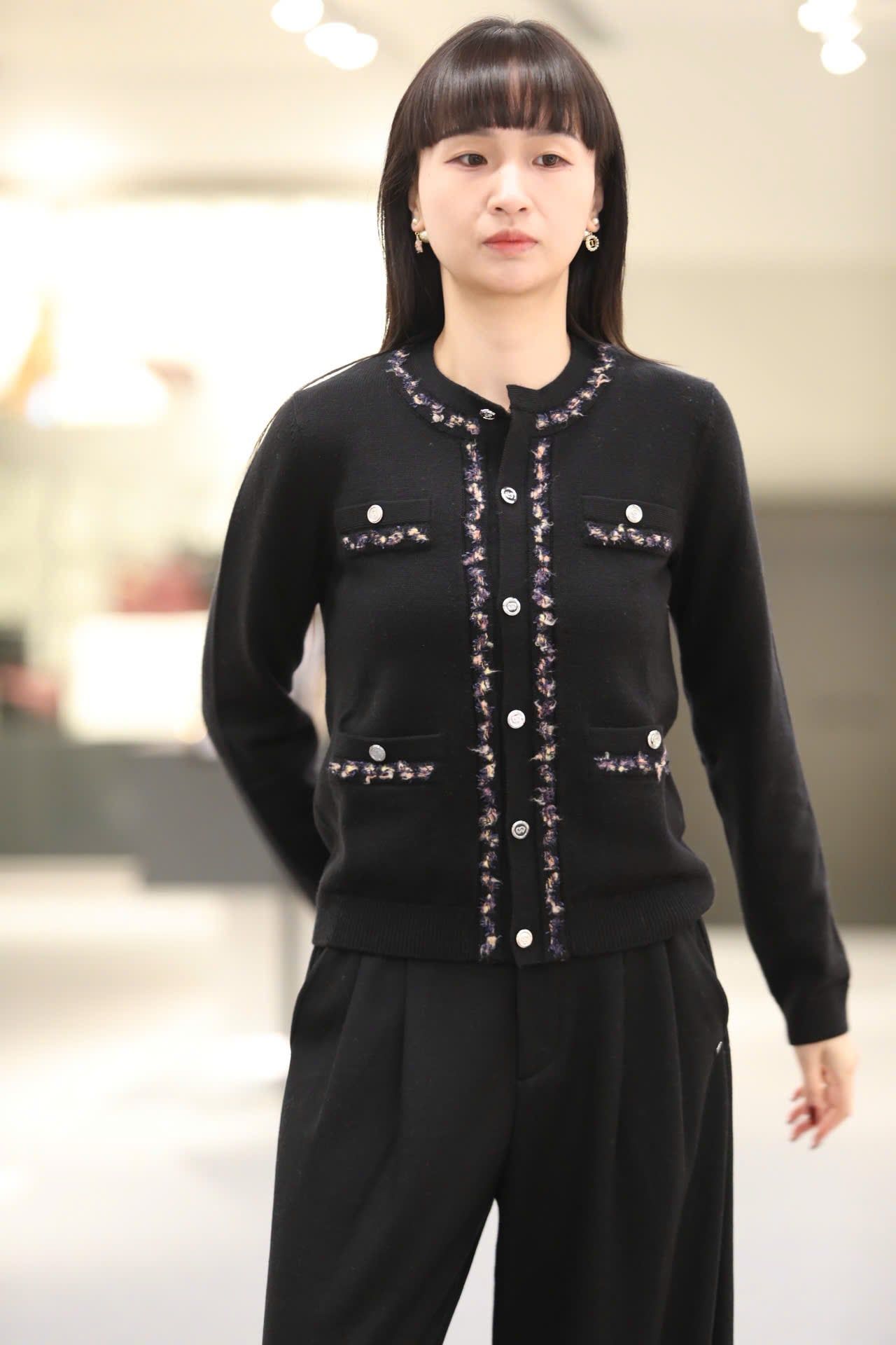  Áo CDG đen 4 túi viền 