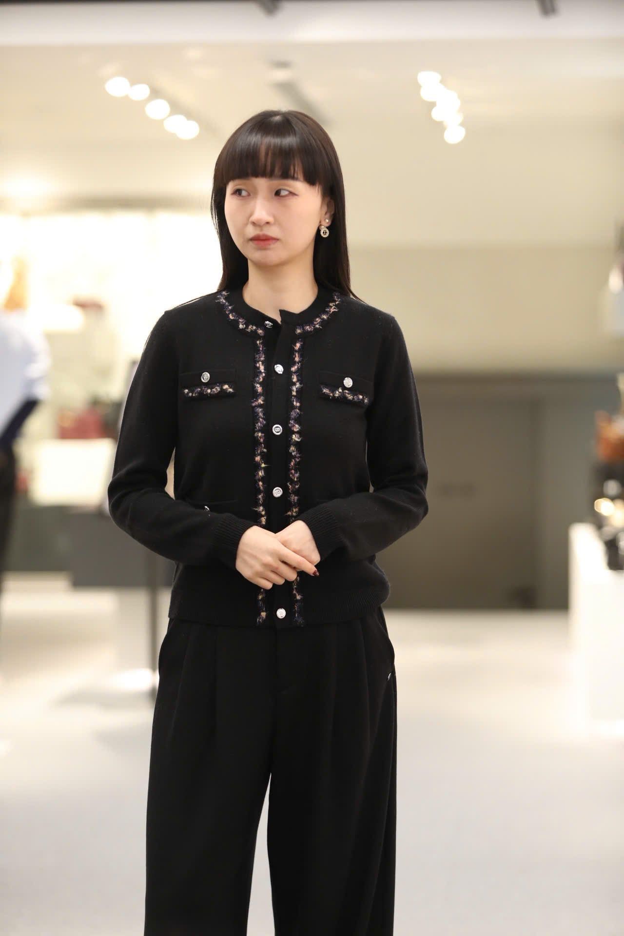  Áo CDG đen 4 túi viền 