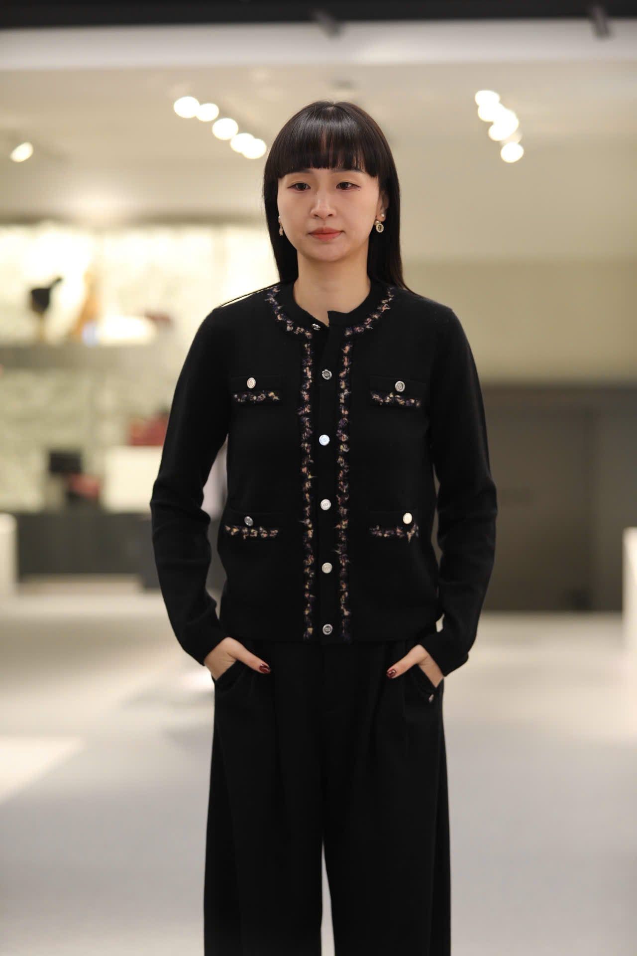  Áo CDG đen 4 túi viền 