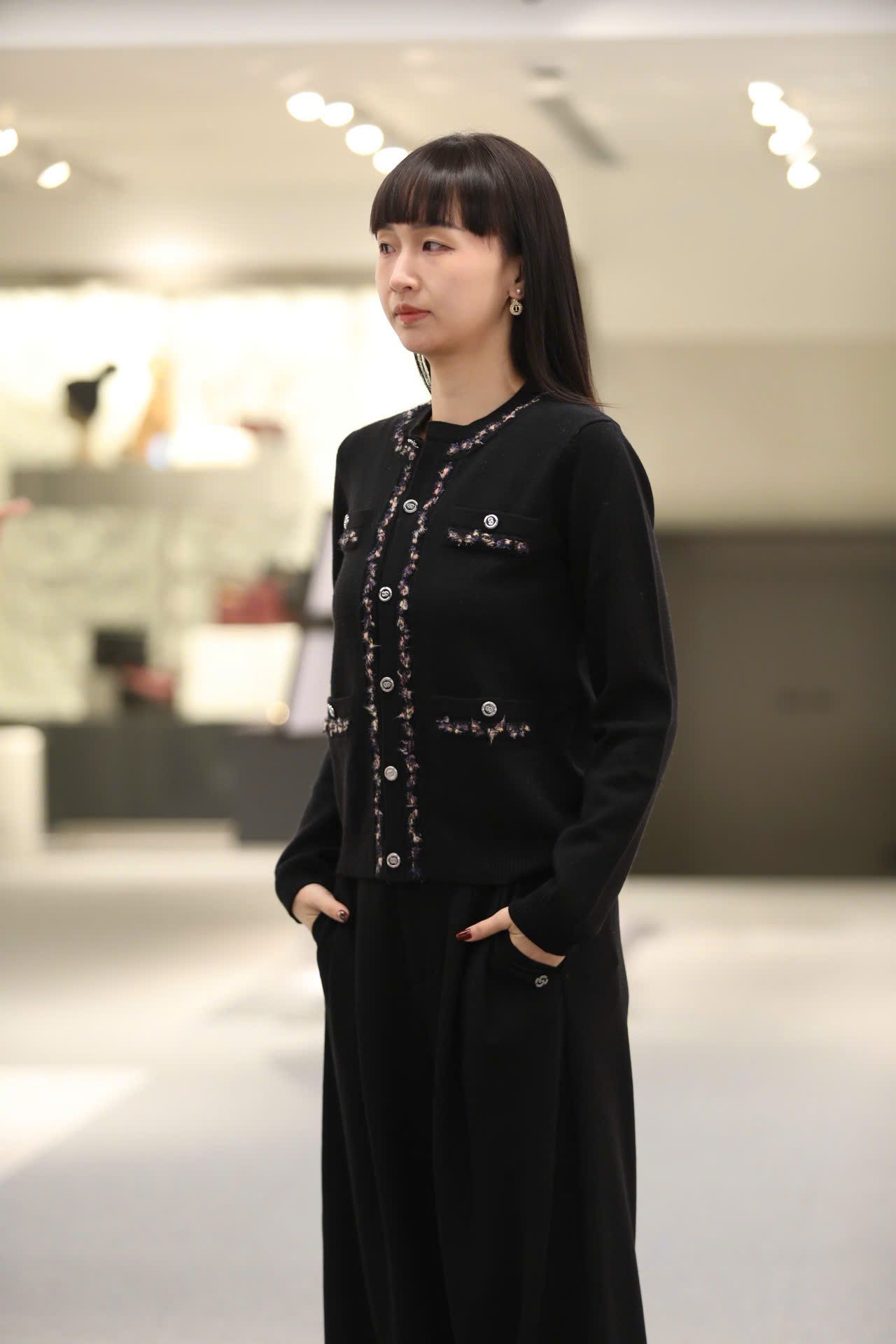  Áo CDG đen 4 túi viền 