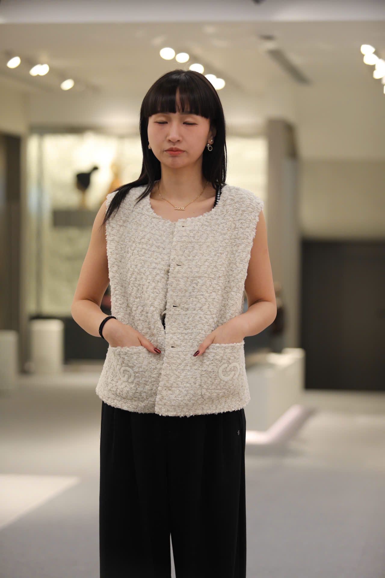  Áo Gile tweed Be kem-2 túi Logo 