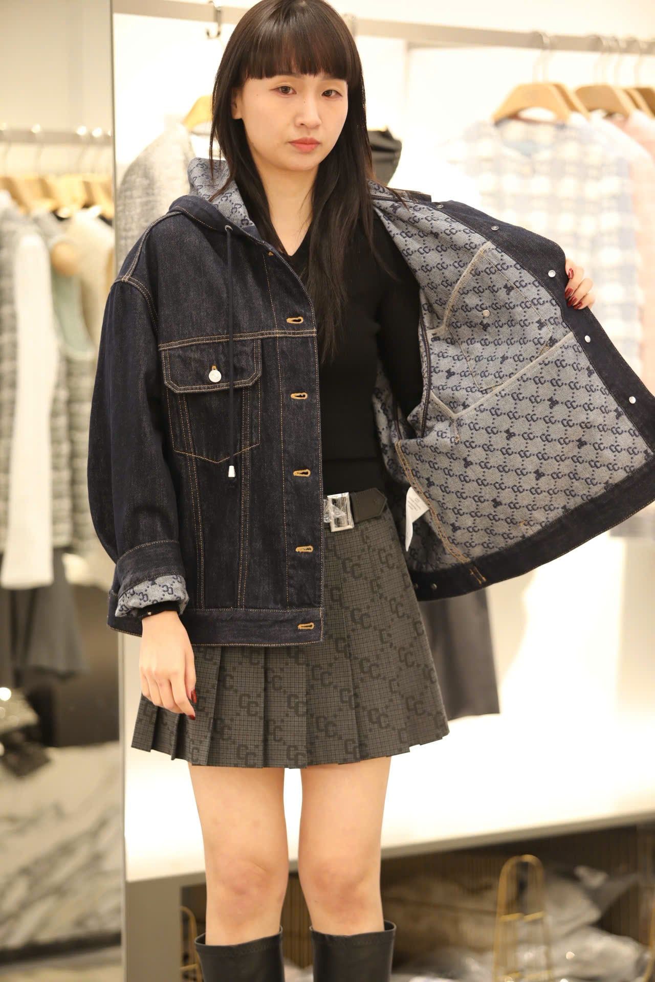  2.Áo Khoác Jean xanh mũ liền lót full logo 