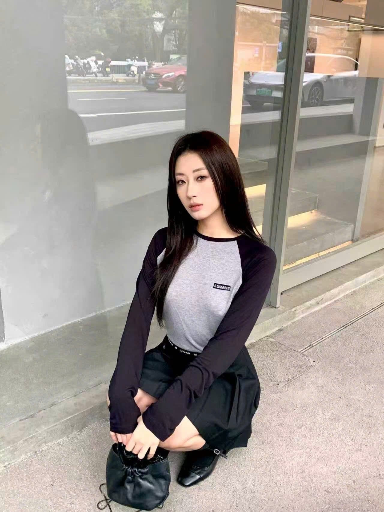  Áo thun dài tay xám - hai tay xanh đen 