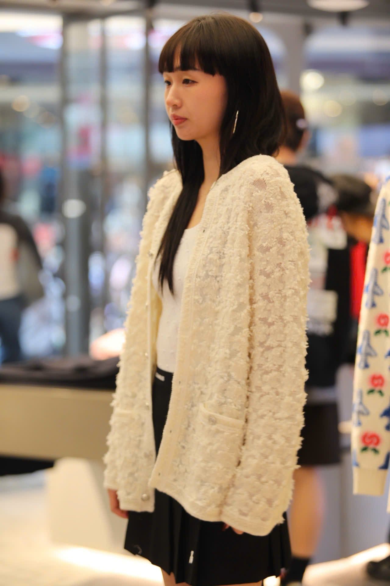  Áo CDG trắng kem cúc bạc dáng dài 