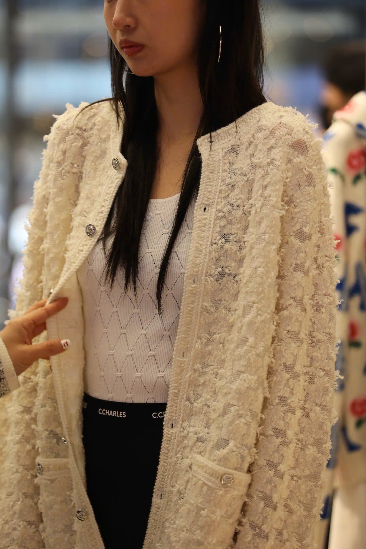  Áo CDG trắng kem cúc bạc dáng dài 