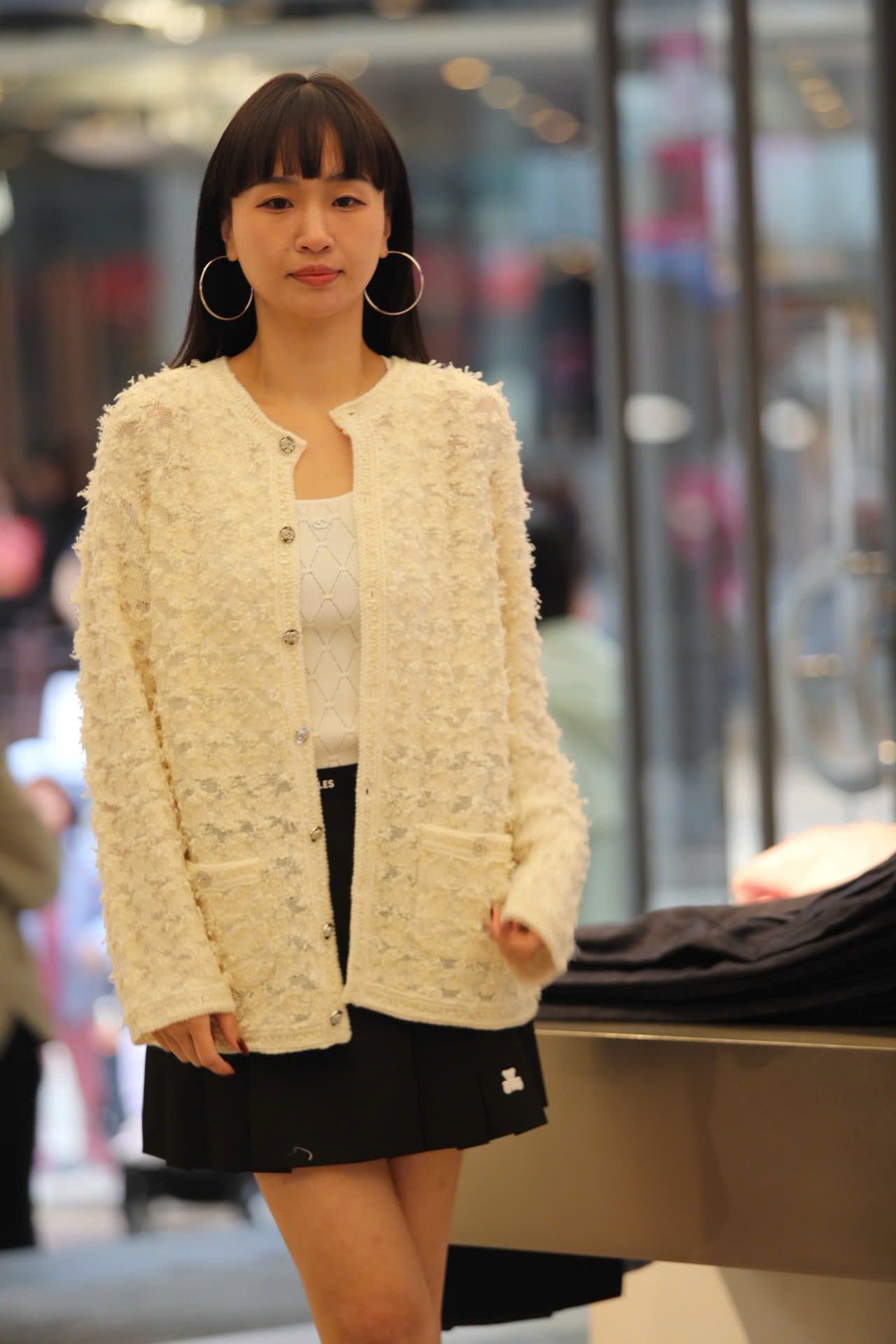  Áo CDG trắng kem cúc bạc dáng dài 