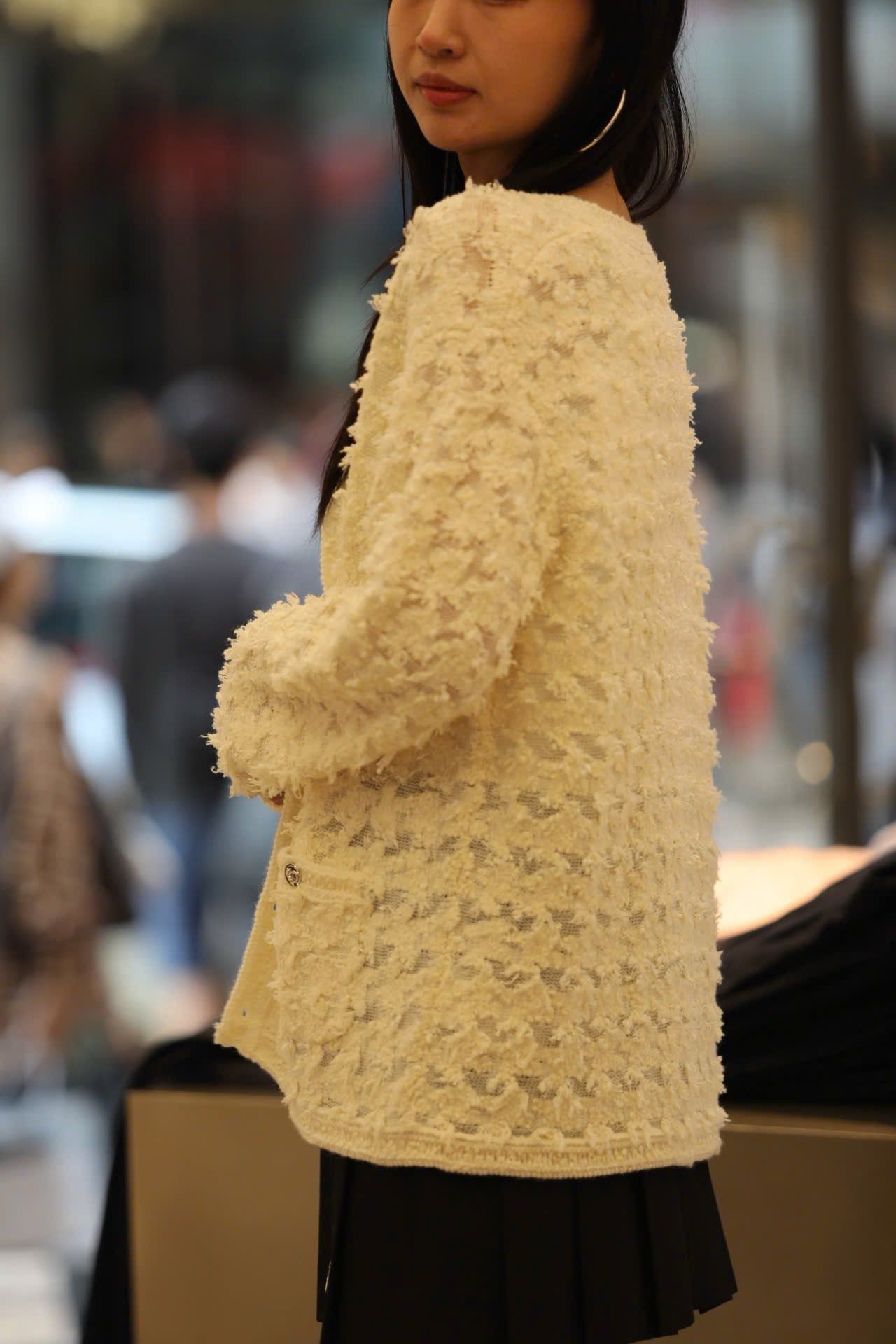  Áo CDG trắng kem cúc bạc dáng dài 