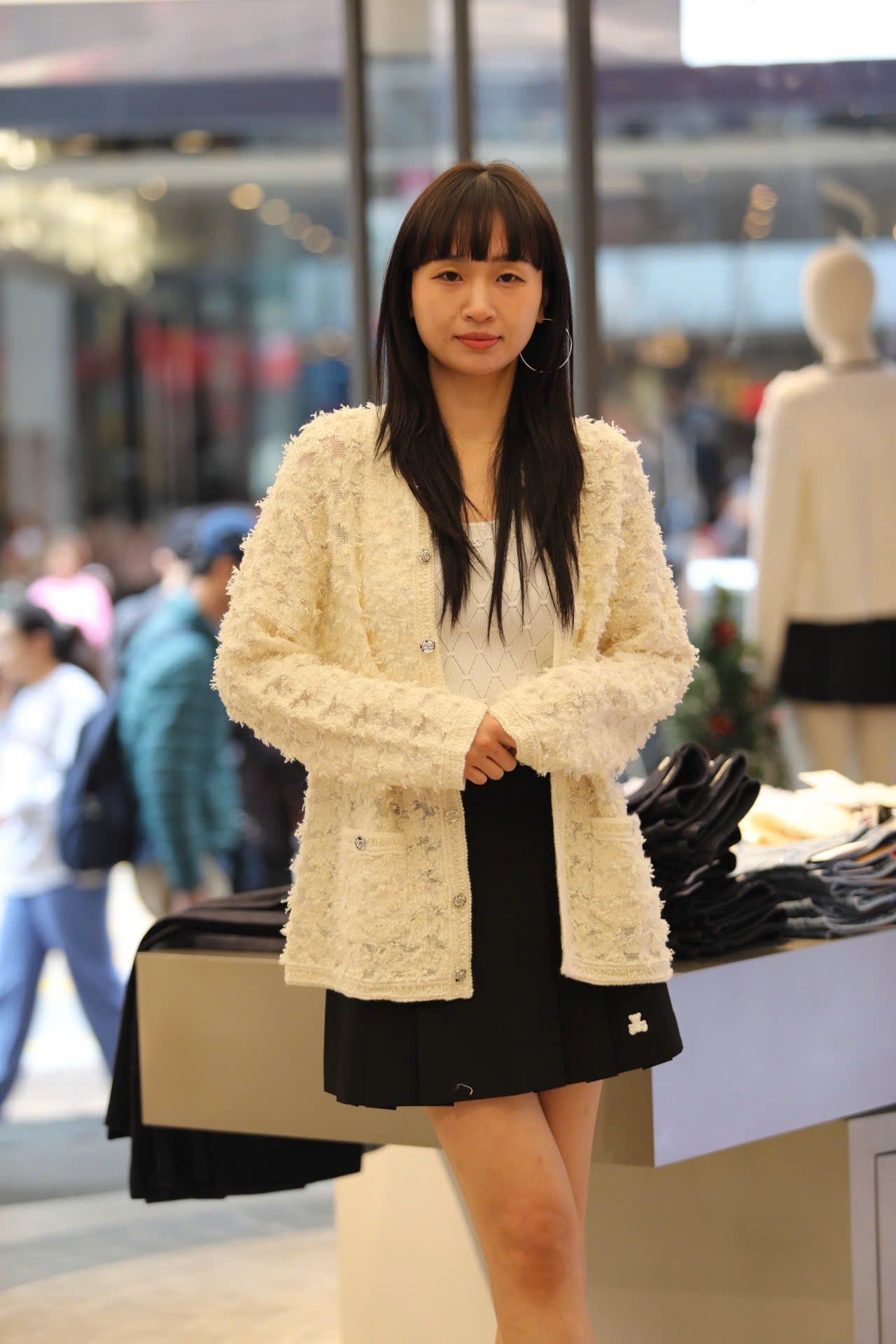  Áo CDG trắng kem cúc bạc dáng dài 