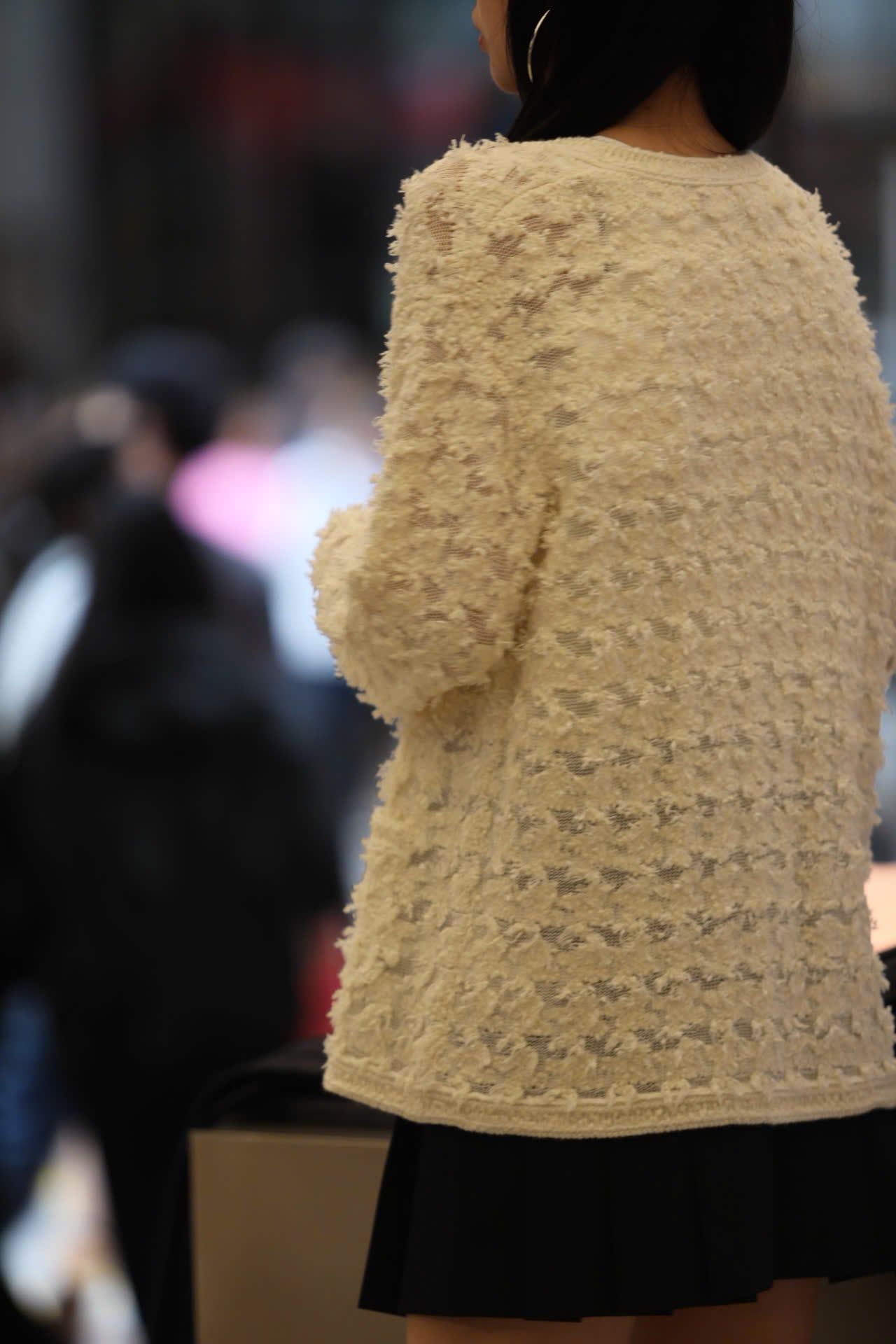  Áo CDG trắng kem cúc bạc dáng dài 