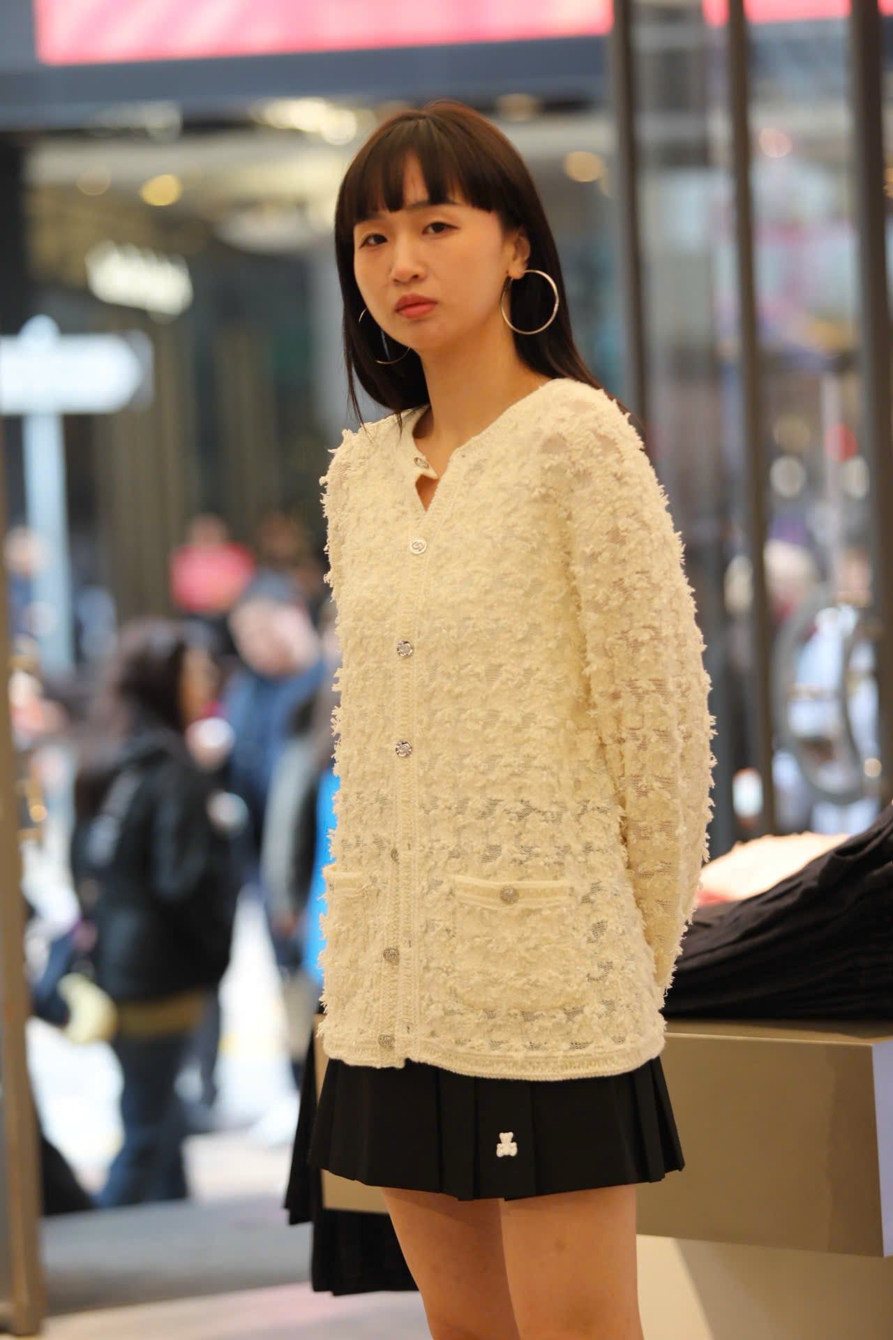  Áo CDG trắng kem cúc bạc dáng dài 