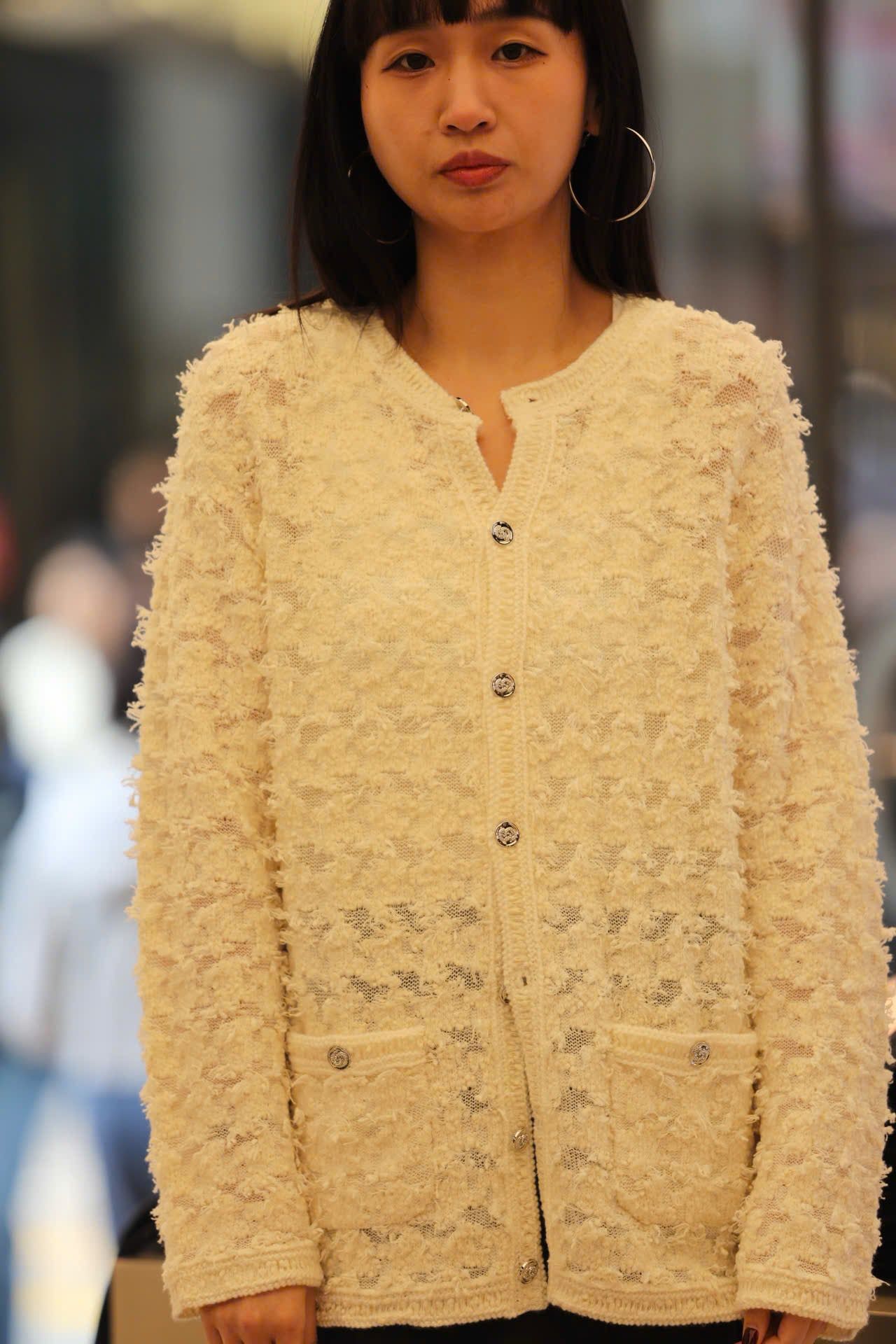  Áo CDG trắng kem cúc bạc dáng dài 