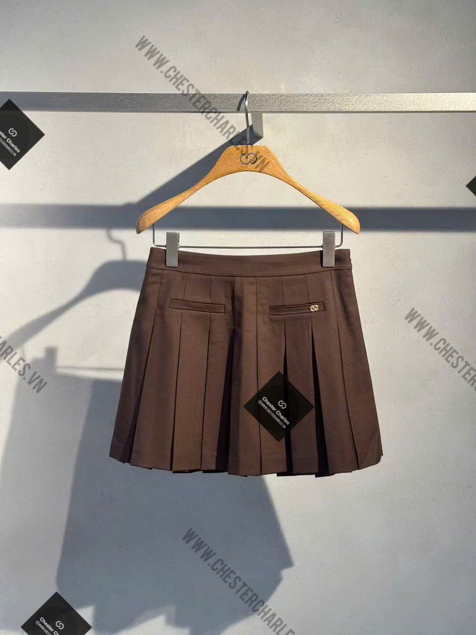  Chân váy ngắn nâu 