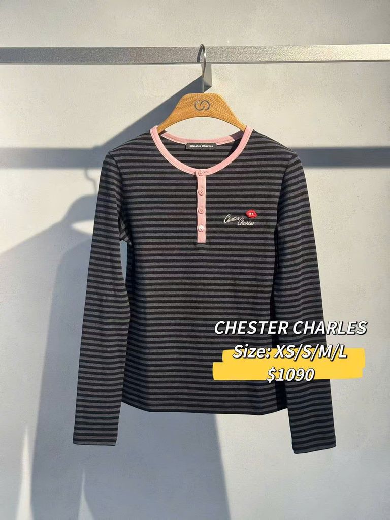  Áo thun dài tay đen kẻ ngang , cổ cúc hồng 